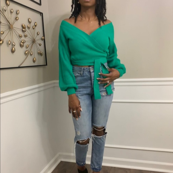 Green Sweater - Picture 3 of 4